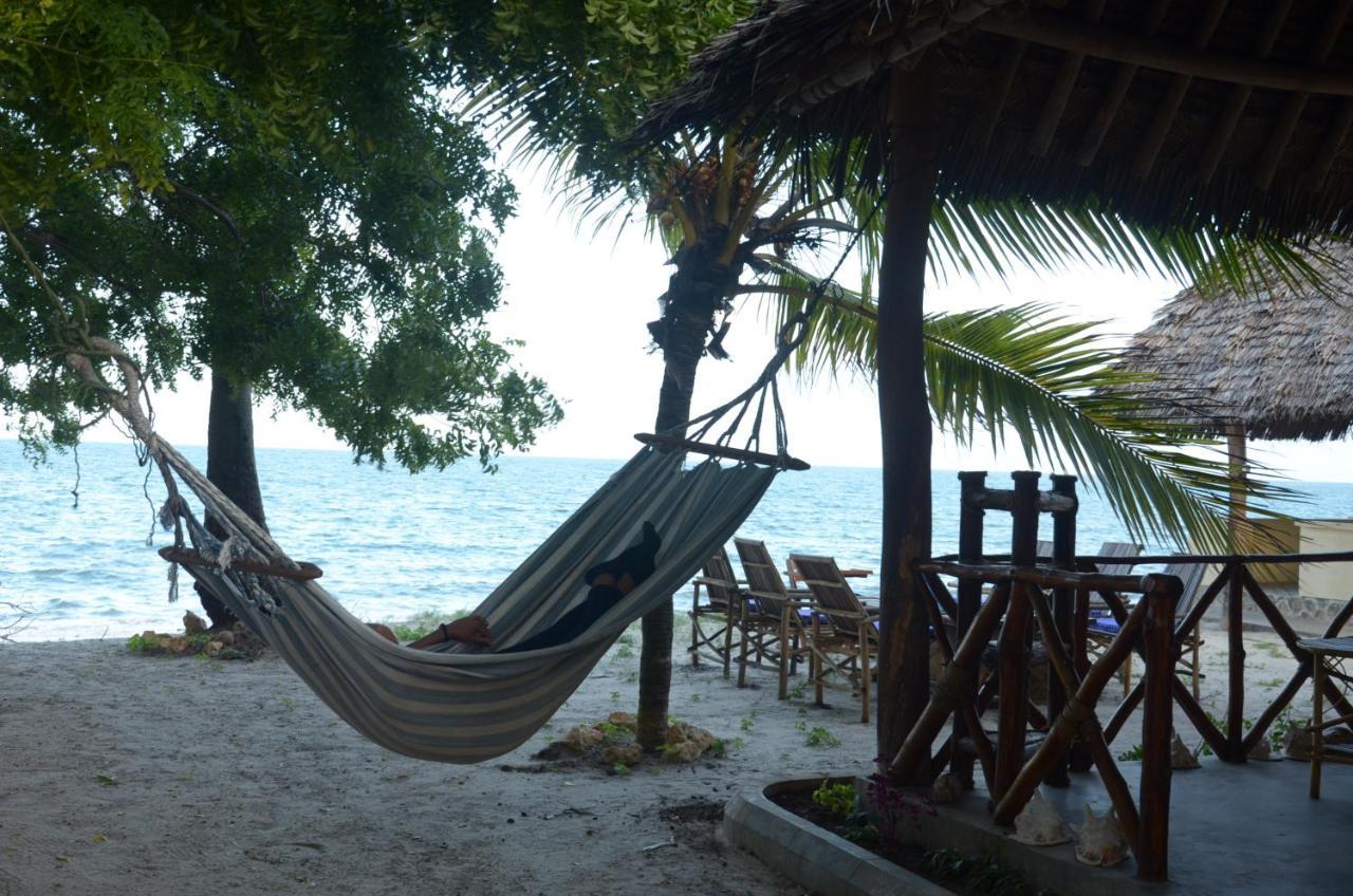 Lui Ushongo Beach House Pangani Exterior foto