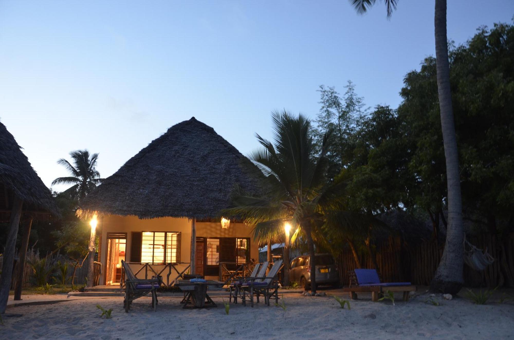 Lui Ushongo Beach House Pangani Exterior foto