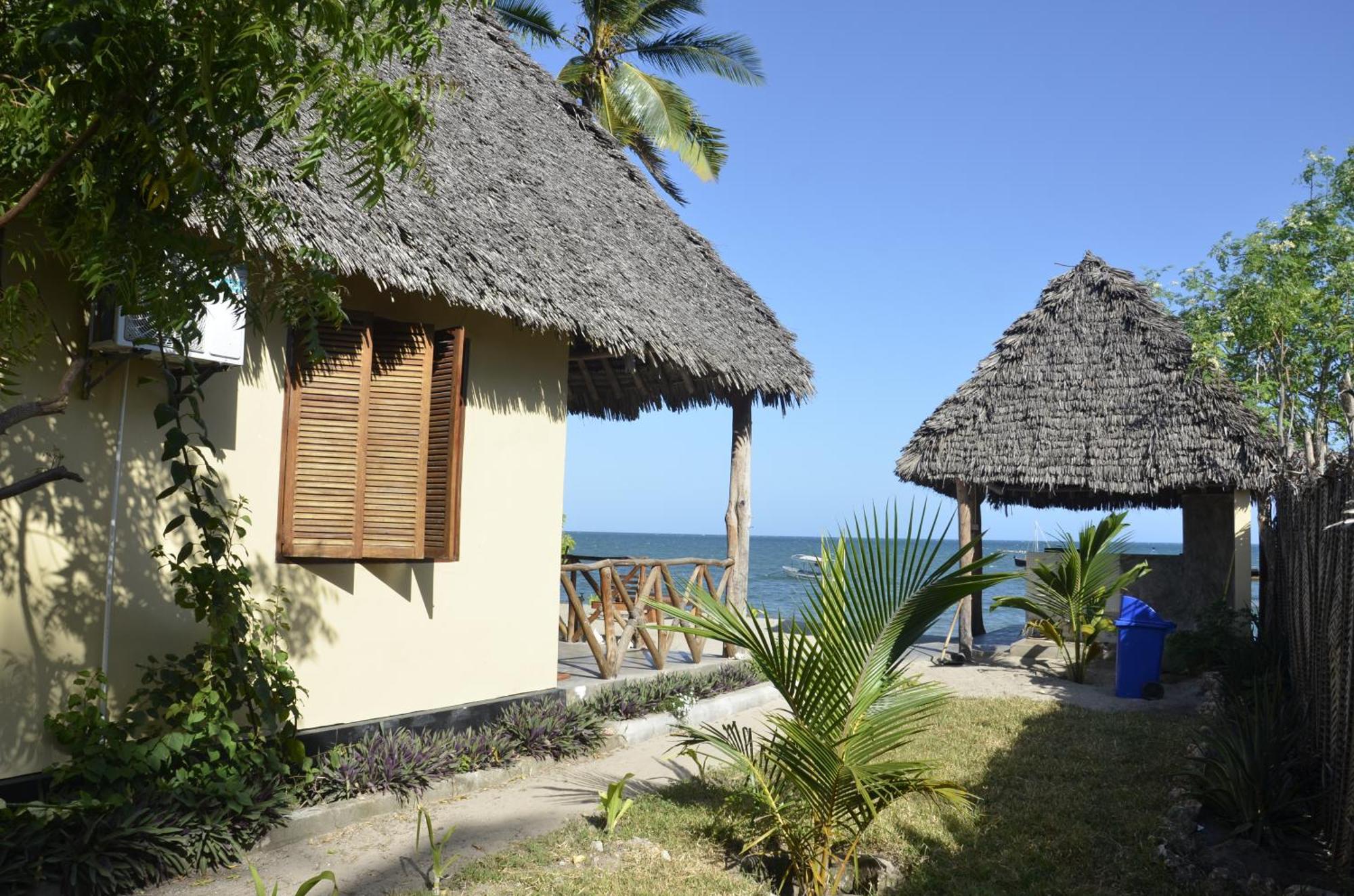 Lui Ushongo Beach House Pangani Exterior foto