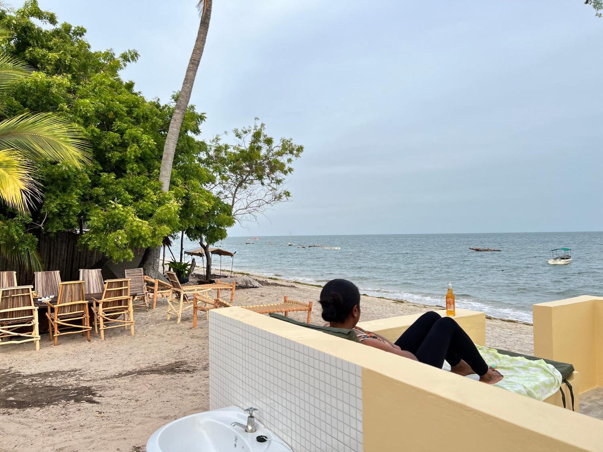 Lui Ushongo Beach House Pangani Exterior foto